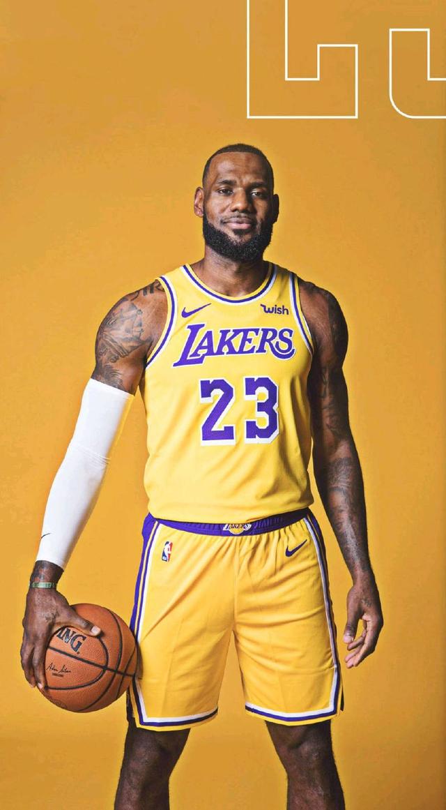 本赛季限制对手在6英尺内最低命中率：戈贝尔46%领跑（本季对手6英尺内命中率最低榜：戈贝尔以46%居首）