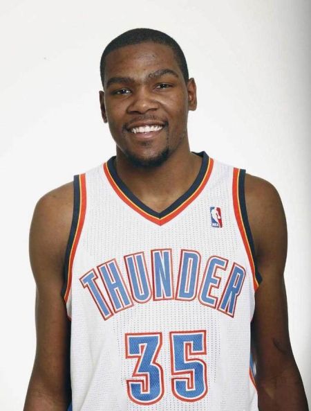 中超11月最佳阵容：法比奥、瓦科领衔，吴曦、王燊超入选（中超11月最佳阵容出炉：法比奥、瓦科领衔，吴曦、王燊超入围）