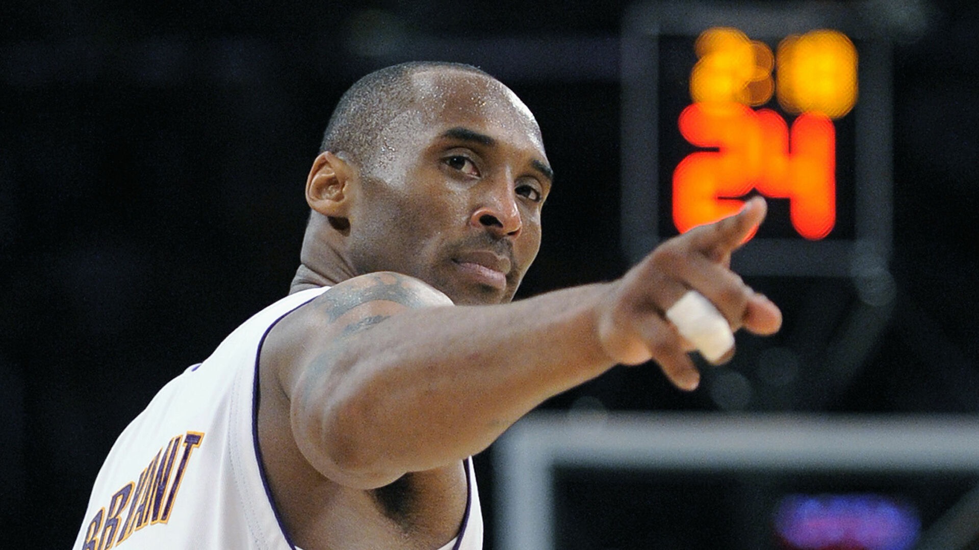 拜合拉木：第二球球到右边脚下只能这么打；现在打谁都有信心（拜合拉木复盘第二球：右脚来球只能那样处理，如今对谁都充满信心）