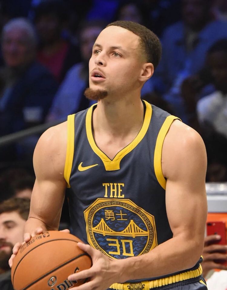 马卡：卡萨多签约门德斯旗下经纪公司，加入巴萨众多球员行列（马卡：卡萨多签约门德斯经纪公司，跻身巴萨门德斯系）