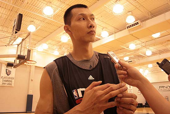 卡洛斯：银河战舰时期小贝是最佳队友，他倾尽所有为皇马付出（卡洛斯：银河战舰时代小贝是最佳队友，为皇马奉献了一切）