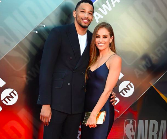 金州勇士巴特勒砍下24分10助攻，鹈鹕锡安25分，双方激烈对决。（勇士巴特勒24分10助攻，鹈鹕锡安25分，激战正酣）